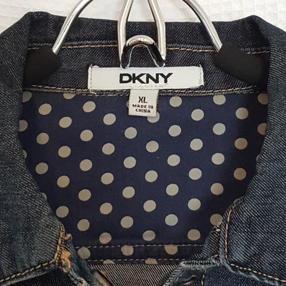 COPY - NEW DKNY Girls XL (Women's XS / Petite Sm) Cropped Dark Denim Jean Jacket - Picture 4 of 10